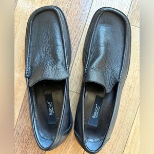 Bernini Men’s black soft leather loafers.